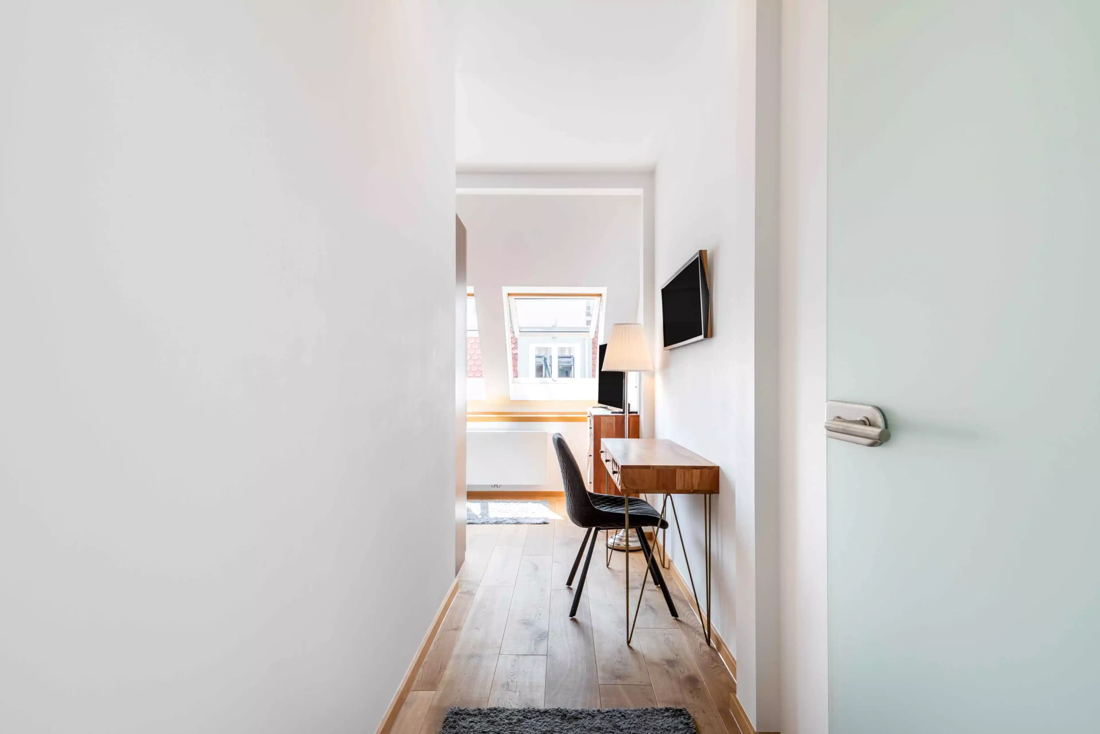 Common Area?w=400&h=260&fit=crop&q=40&auto=format&trim=auto