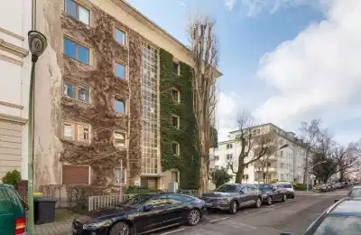 HAB 60325, Frankfurt - Frankfurt, Germany - Exterior