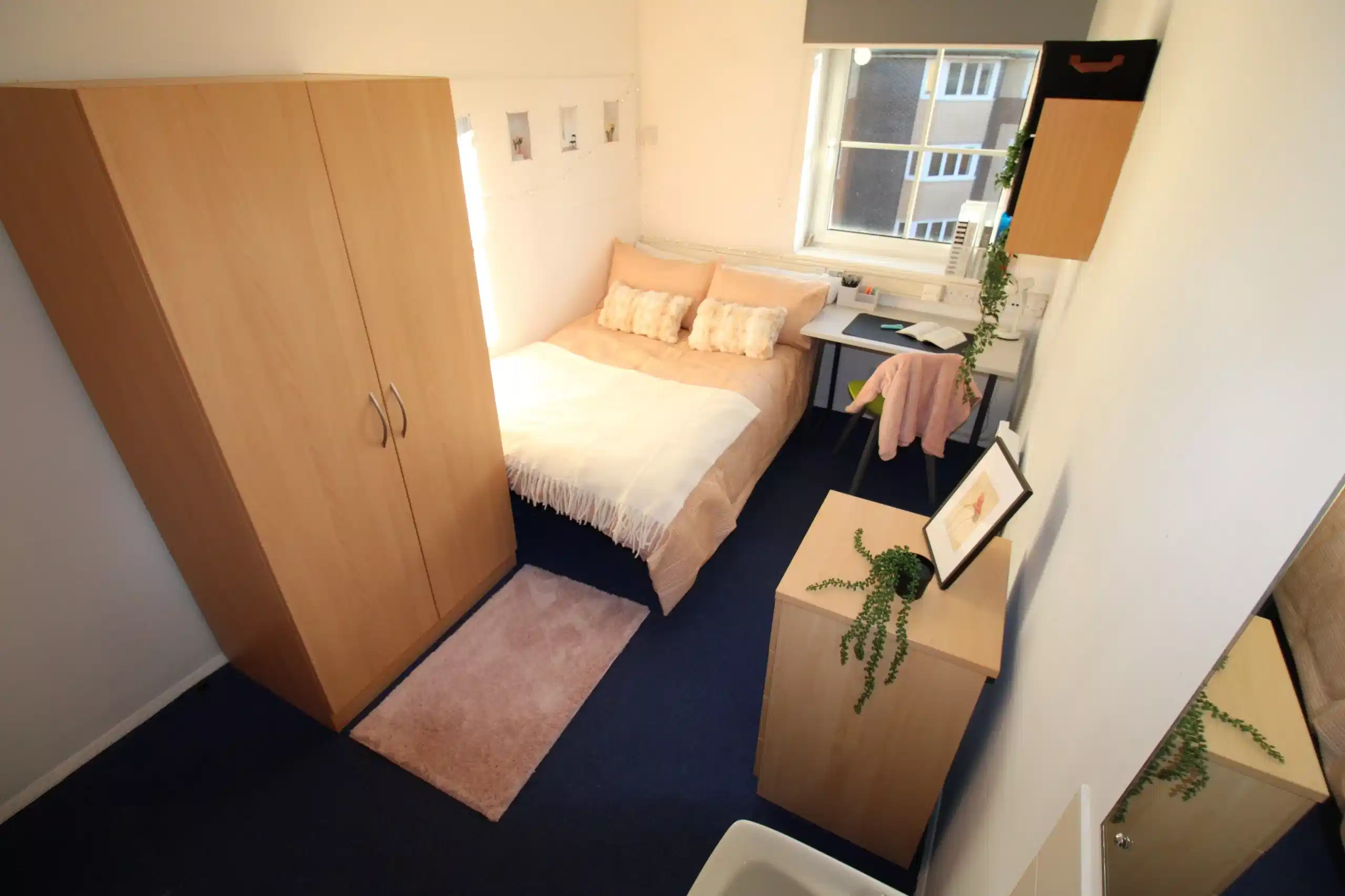 Lucia Foster Welch, Southampton - Southampton, England, United Kingdom - Non Ensuite Gold - Bedroom