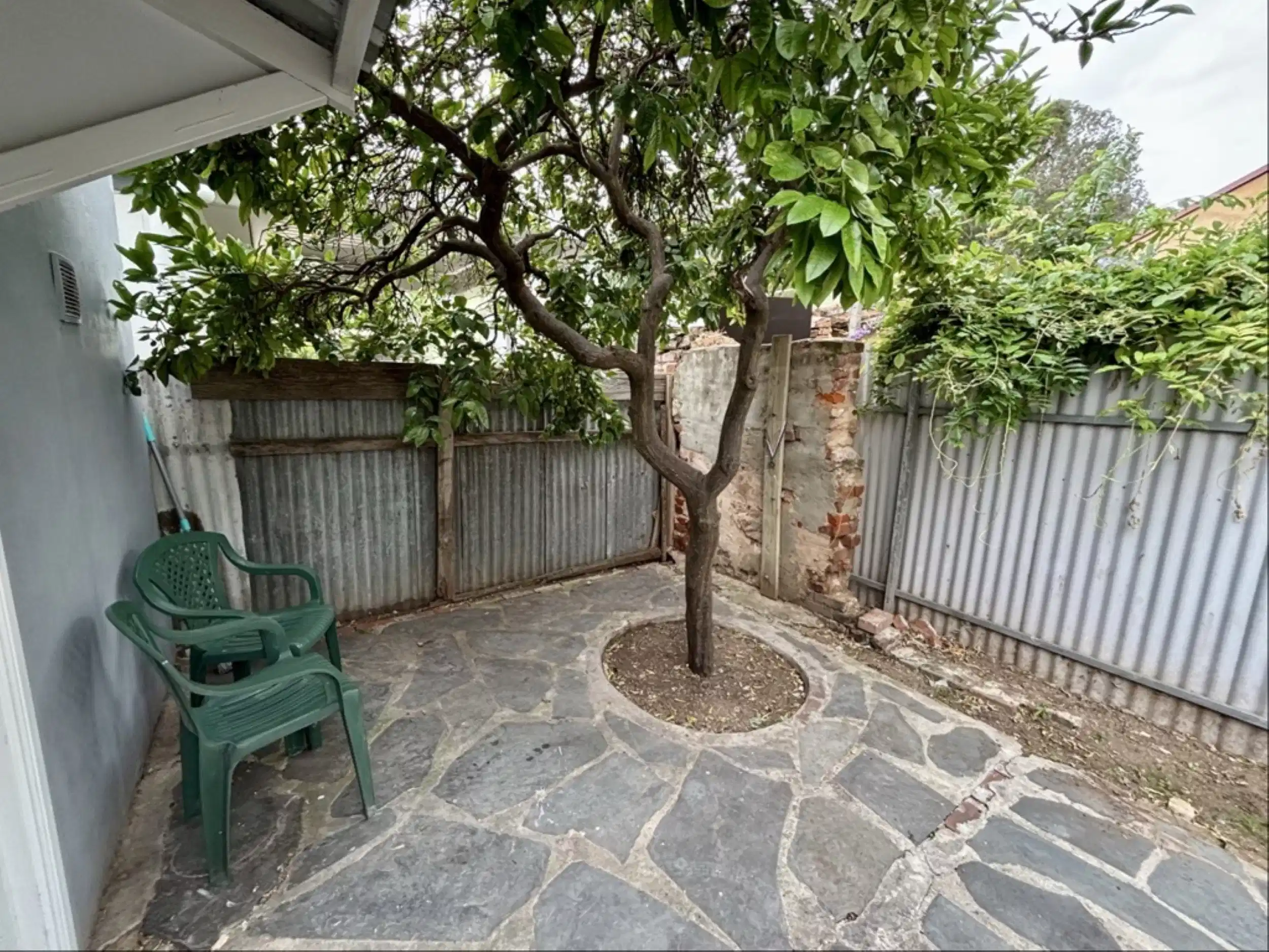 Room in a 6 Bedroom Apartment, 25 Eighth St, Bowden, Australia SA 5007 - Adelaide, South Australia, Australia - Exterior