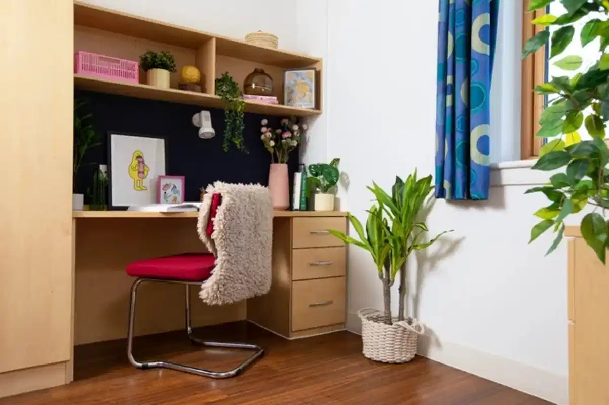 Amenities?w=400&h=260&fit=crop&q=40&auto=format&trim=auto