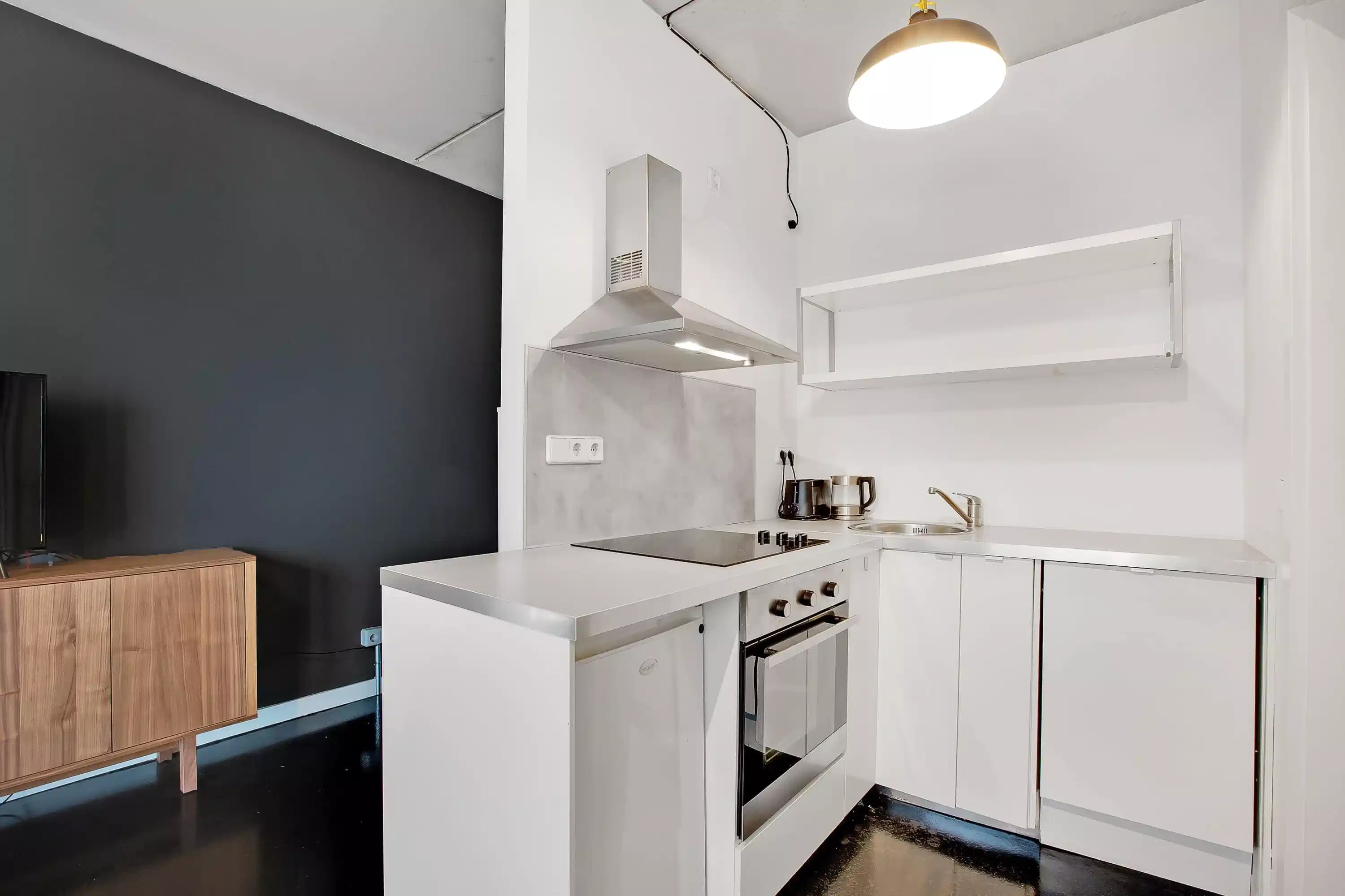 Exterior?w=400&h=260&fit=crop&q=40&auto=format&trim=auto