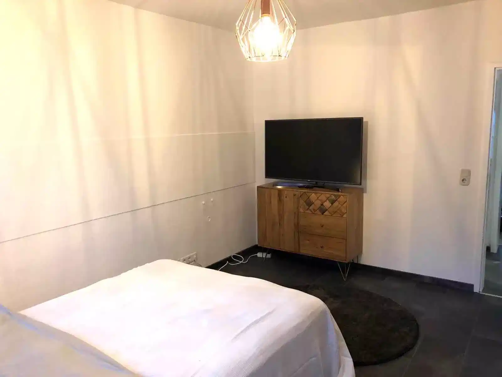 Private Room (00102) - Bedroom?w=400&h=260&fit=crop&q=40&auto=format&trim=auto