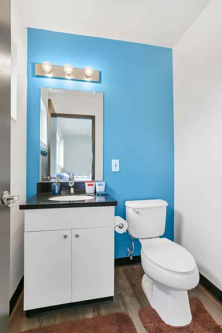 4241 Kling St, Burbank - Los Angeles, California, United States - Bathroom