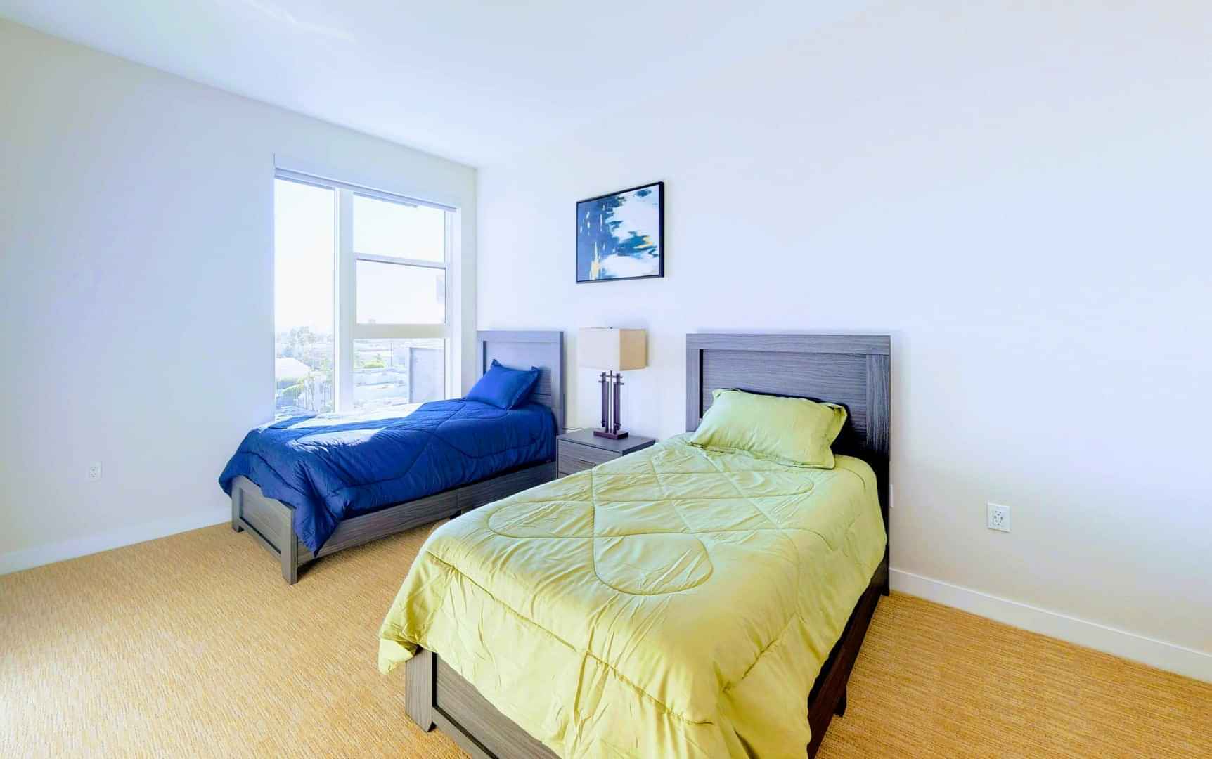 Amenities?w=400&h=260&fit=crop&q=40&auto=format&trim=auto