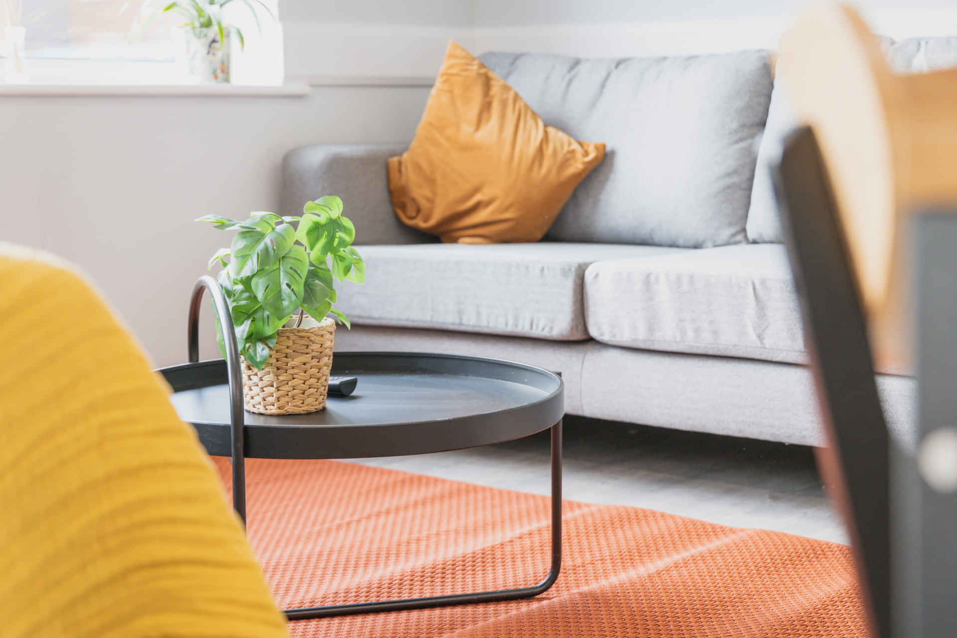 Exterior?w=400&h=260&fit=crop&q=40&auto=format&trim=auto