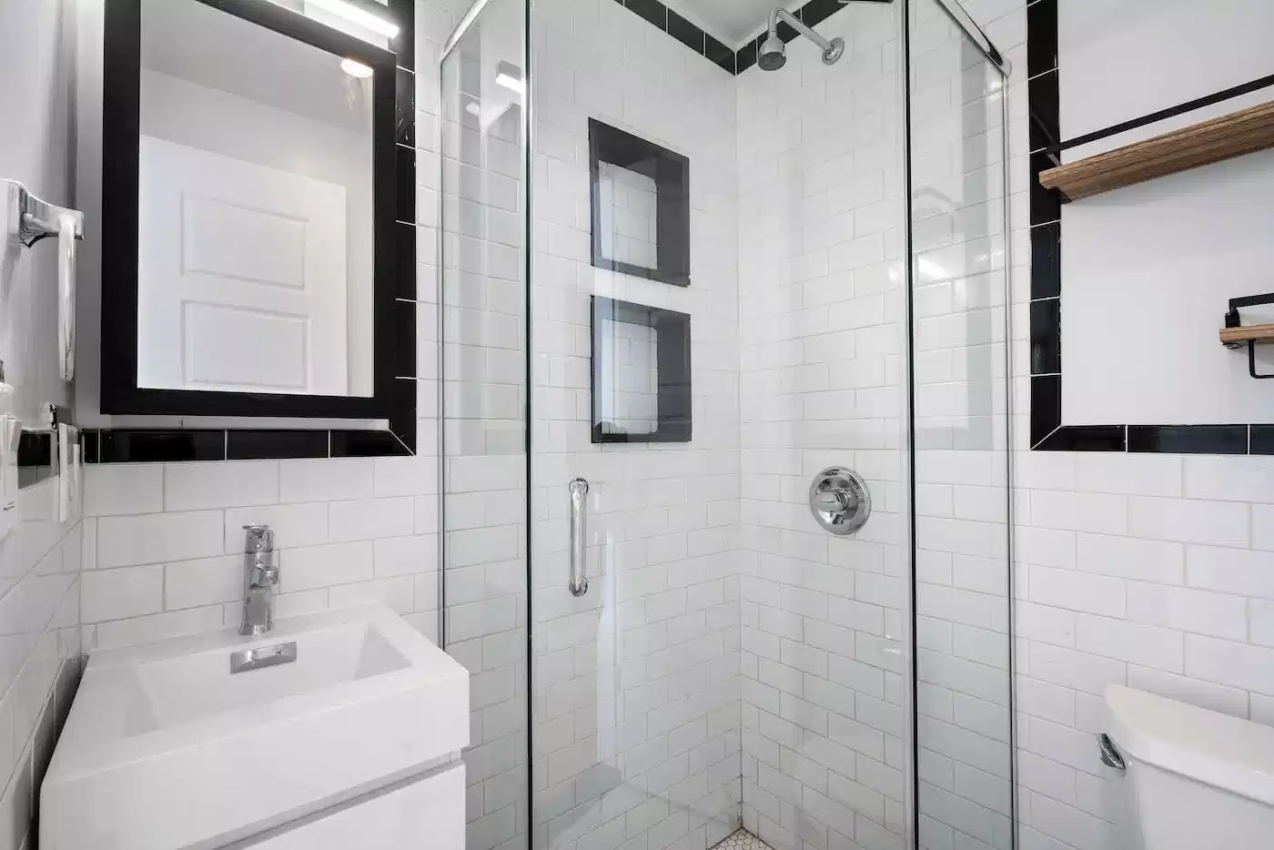 Exterior?w=400&h=260&fit=crop&q=40&auto=format&trim=auto