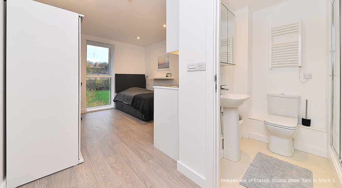 Common Area?w=400&h=260&fit=crop&q=40&auto=format&trim=auto