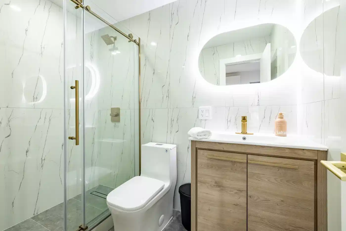 Common Area?w=400&h=260&fit=crop&q=40&auto=format&trim=auto