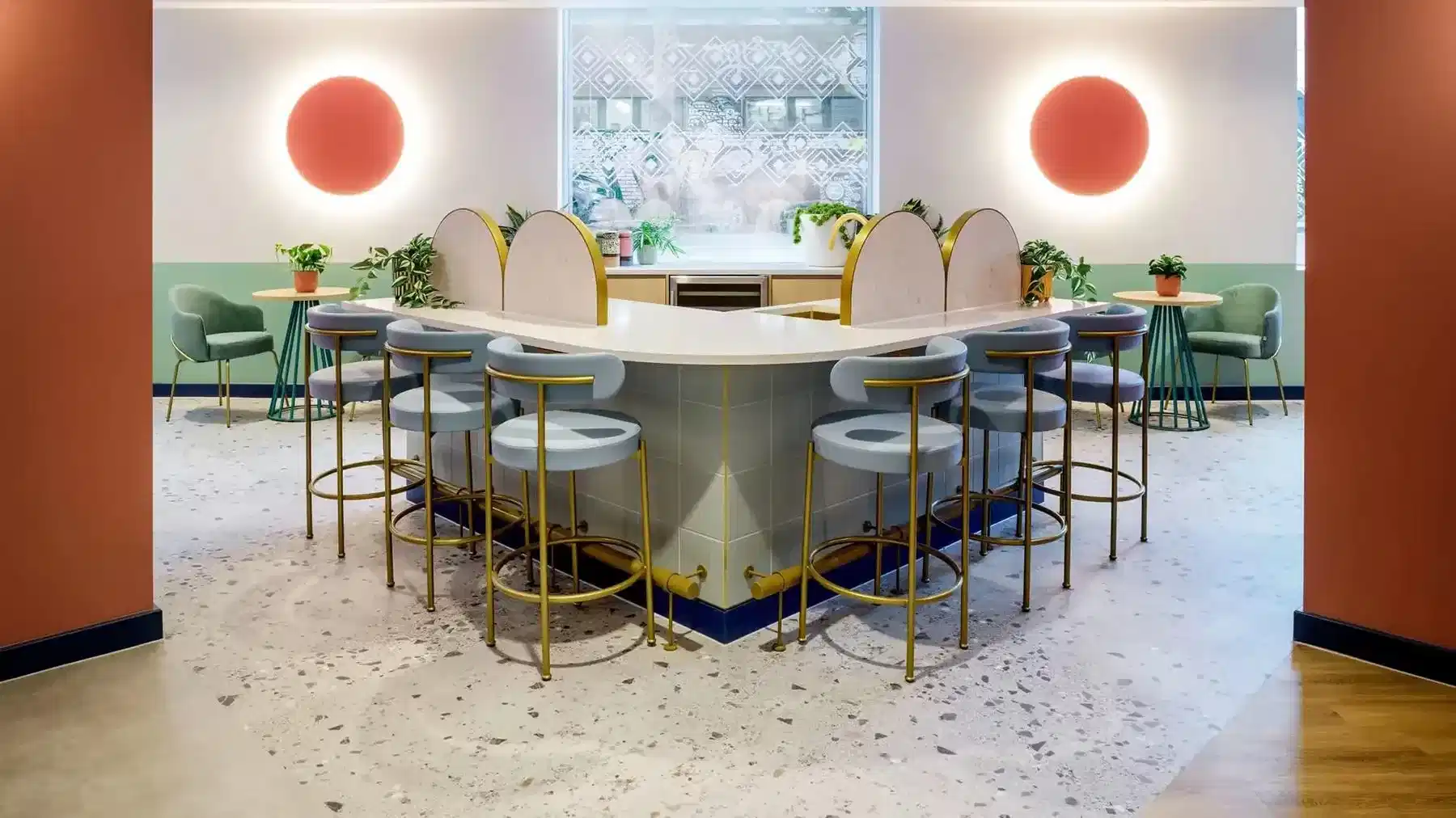 Common Area?w=400&h=260&fit=crop&q=40&auto=format&trim=auto