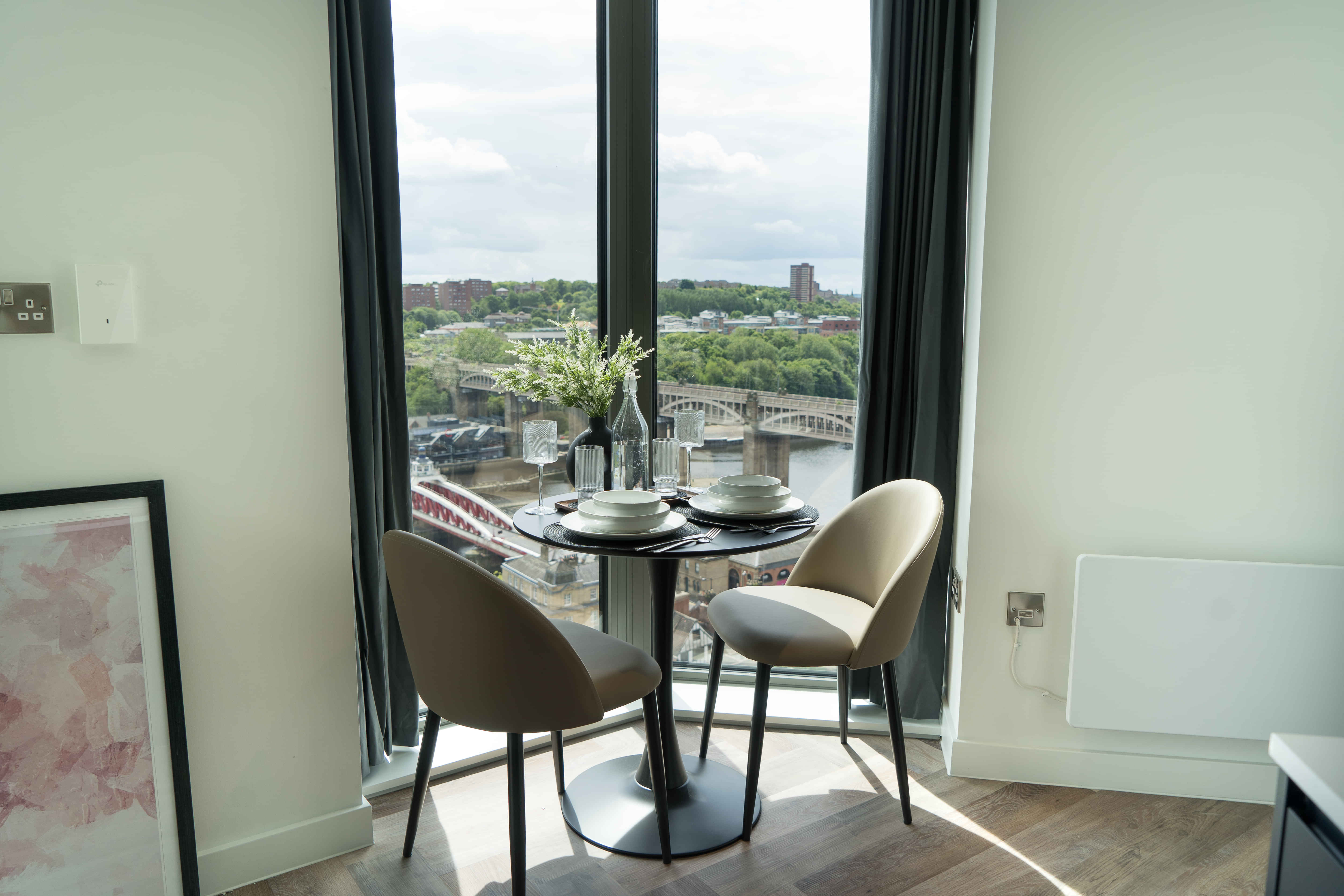 Amenities?w=400&h=260&fit=crop&q=40&auto=format&trim=auto