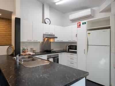 Exterior?w=400&h=260&fit=crop&q=40&auto=format&trim=auto