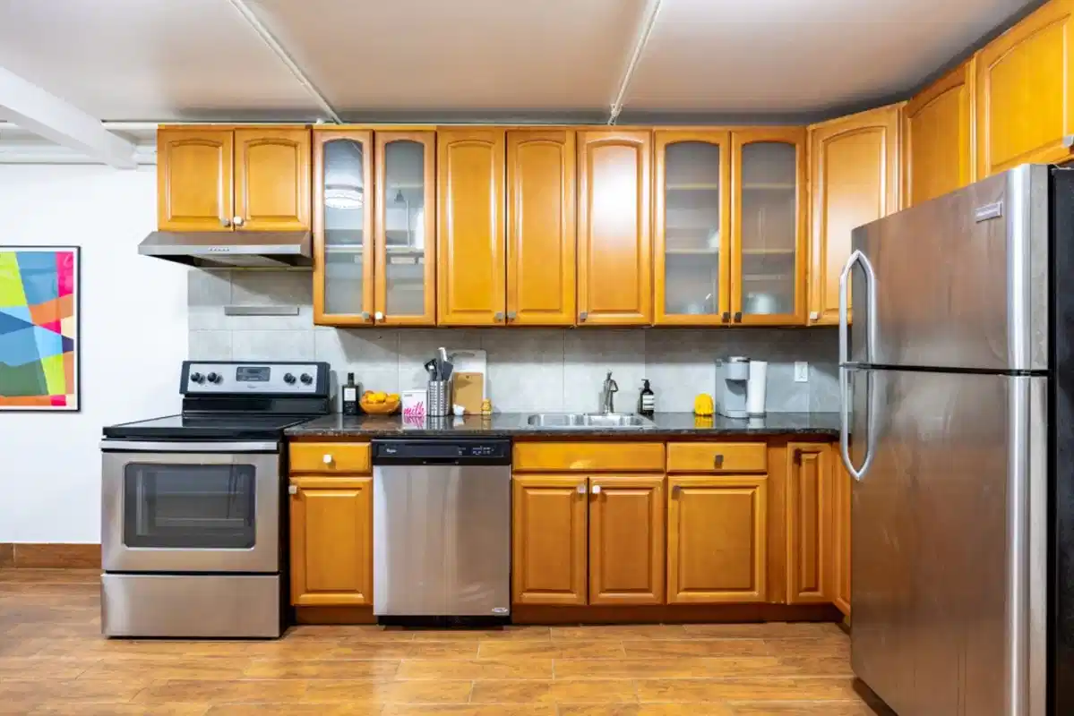 Common Area?w=400&h=260&fit=crop&q=40&auto=format&trim=auto