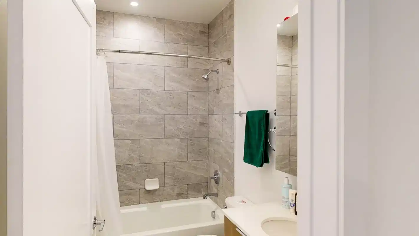 Common Area?w=400&h=260&fit=crop&q=40&auto=format&trim=auto