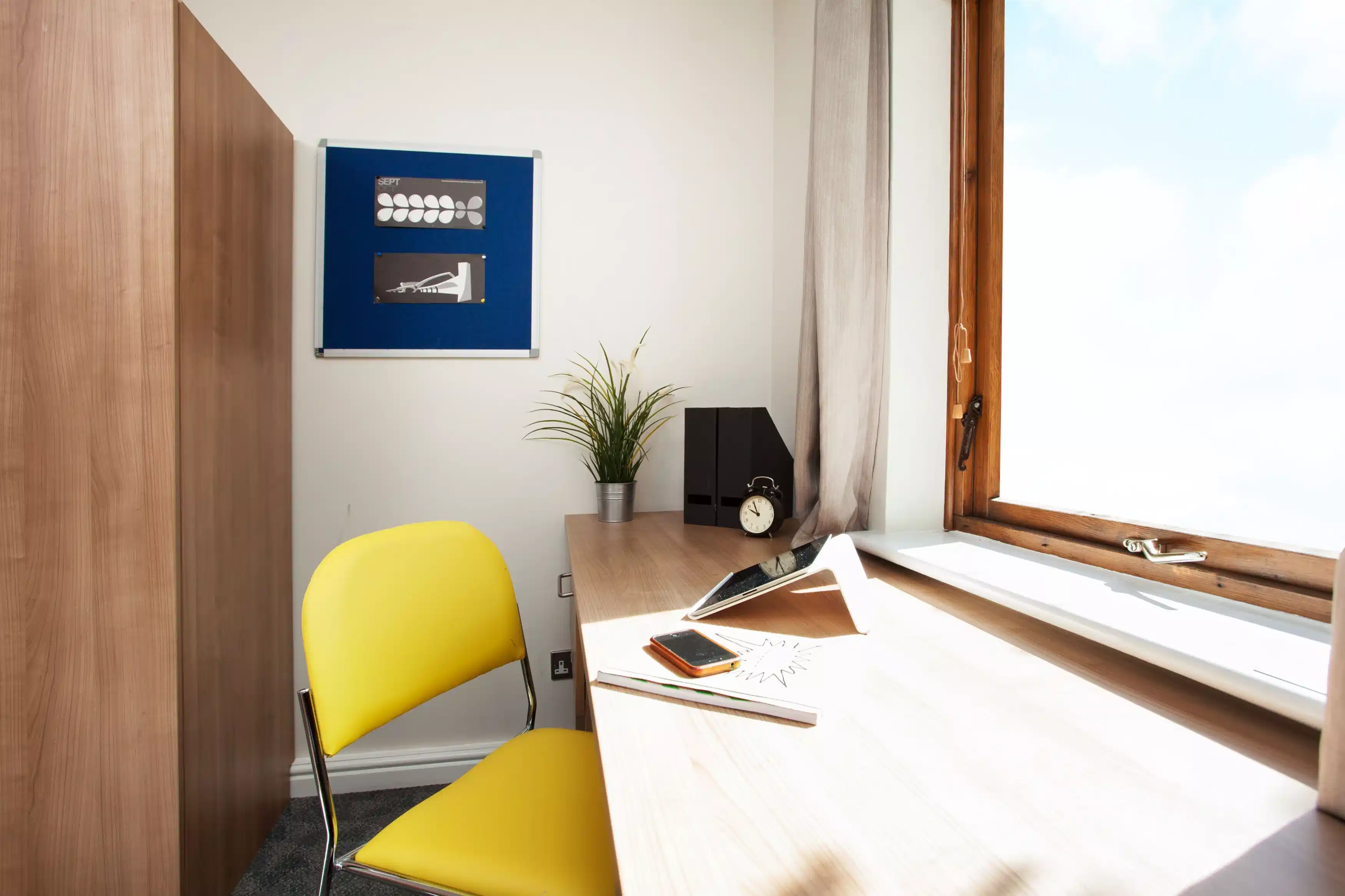 Kitchen?w=400&h=260&fit=crop&q=40&auto=format&trim=auto