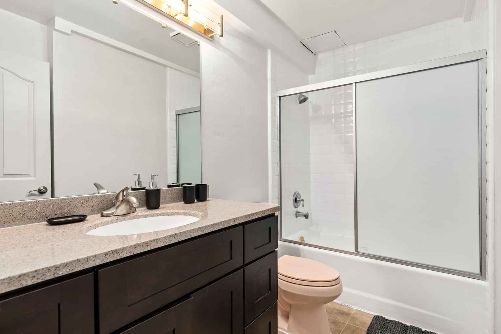 10777 Ashton 202, Los Angeles - Los Angeles, California, United States - Bathroom