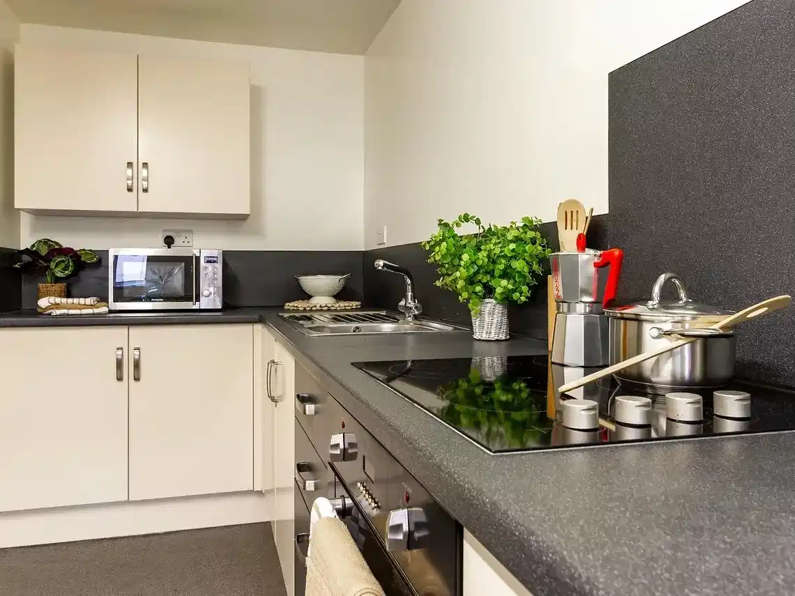 Amenities?w=400&h=260&fit=crop&q=40&auto=format&trim=auto