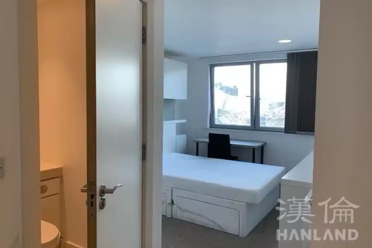 Two Bedroom Apartment - Bedroom?w=400&h=260&fit=crop&q=40&auto=format&trim=auto