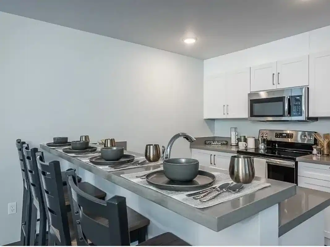 image_2?w=400&h=260&fit=crop&q=40&auto=format&trim=auto