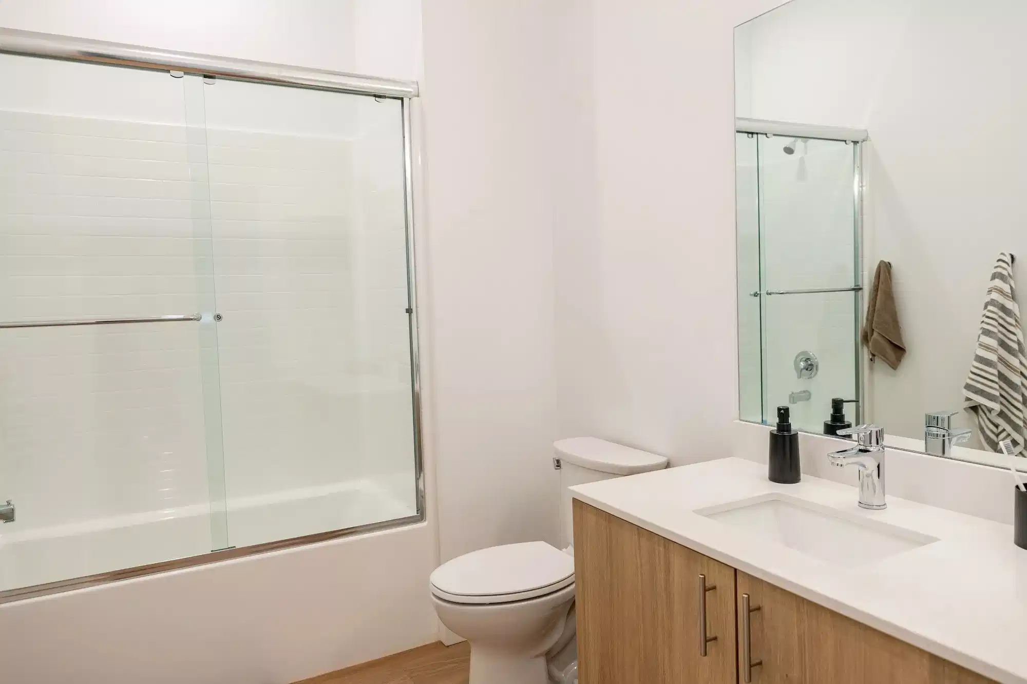 Monte, San Diego - San Diego, California, United States - Bathroom