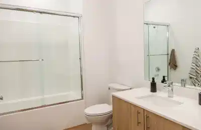 Monte, San Diego - San Diego, California, United States - Bathroom