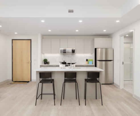 Exterior?w=400&h=260&fit=crop&q=40&auto=format&trim=auto