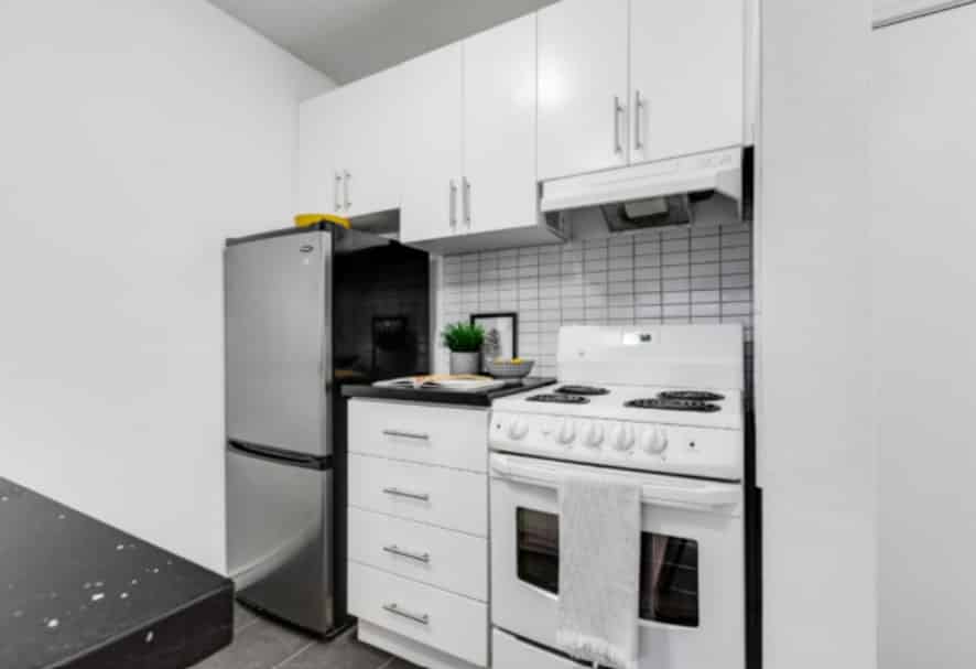 Dream House Lakeshore, Toronto - Toronto, Ontario, Canada - Kitchen