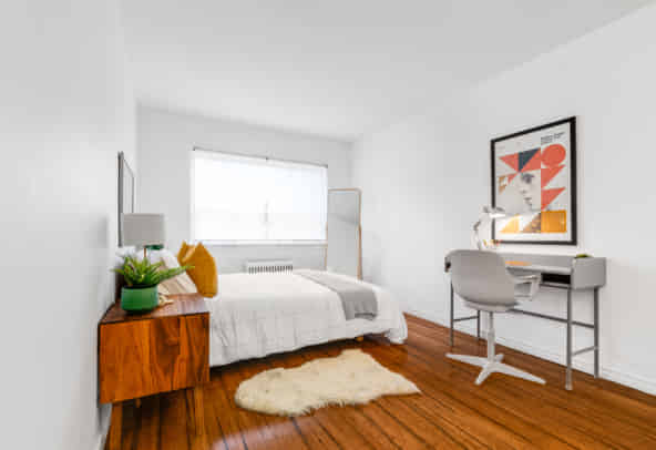 Kitchen?w=400&h=260&fit=crop&q=40&auto=format&trim=auto