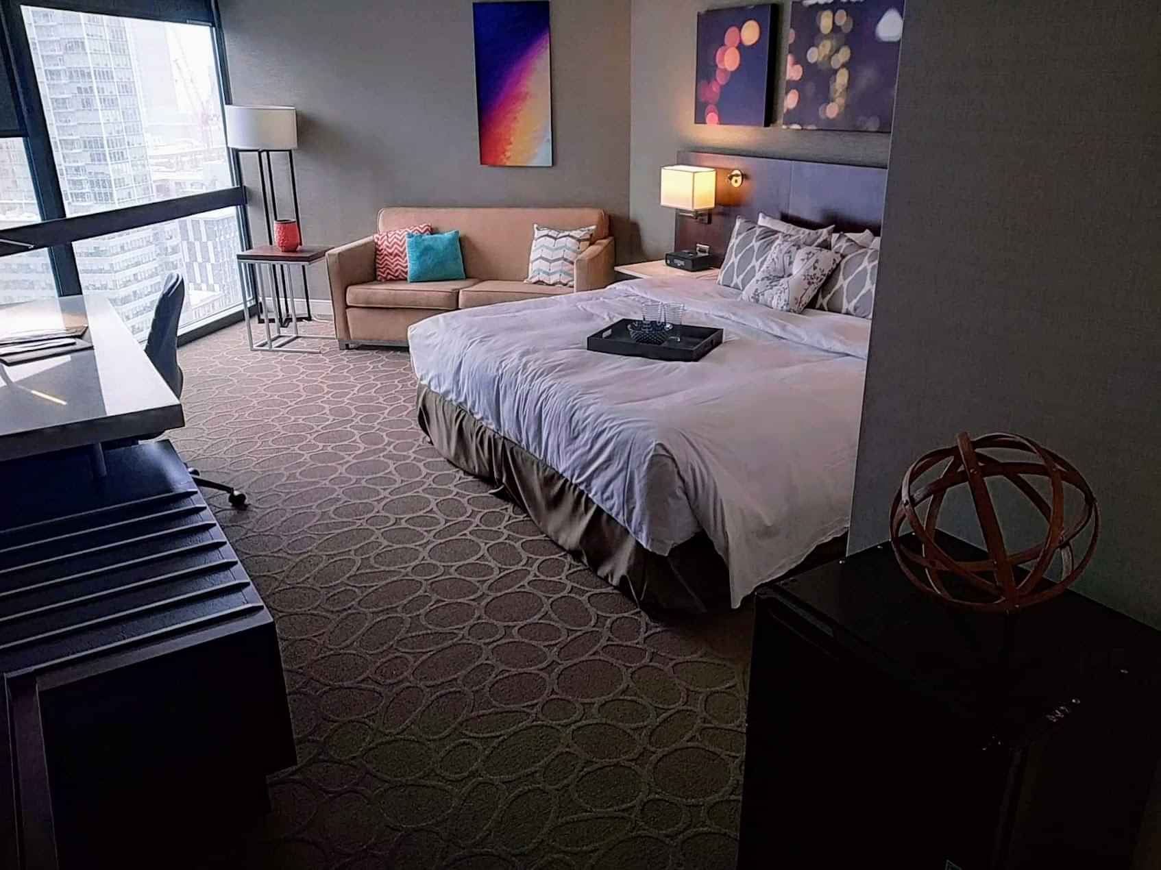 Common Area?w=400&h=260&fit=crop&q=40&auto=format&trim=auto