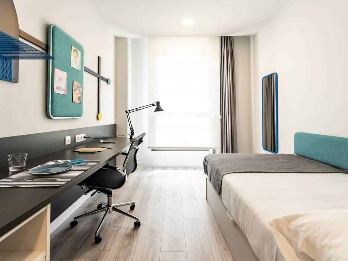 Amenities?w=400&h=260&fit=crop&q=40&auto=format&trim=auto