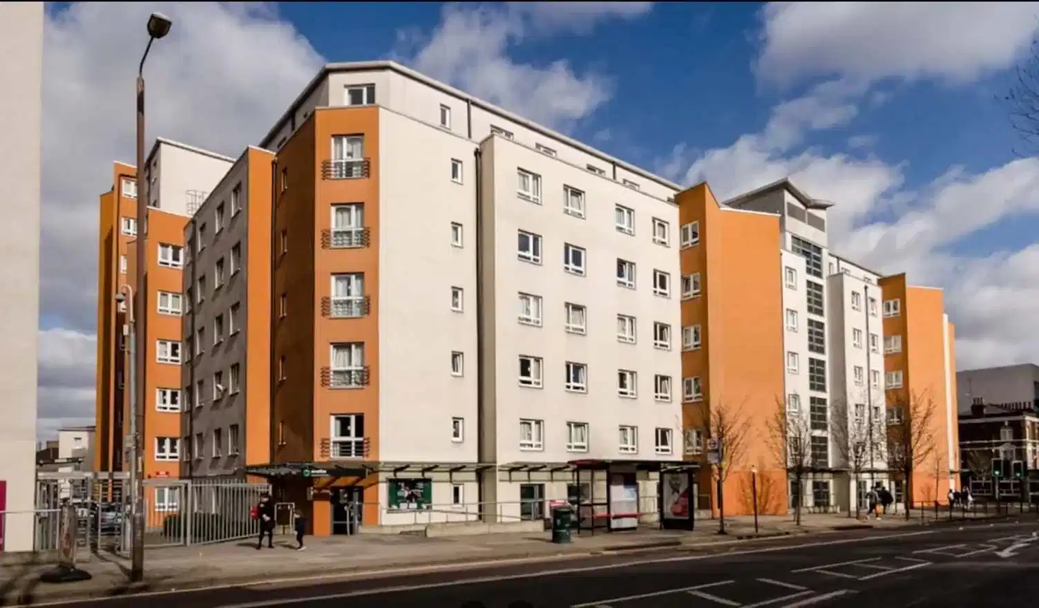 GoBritanya McMillan Residence, London image 17