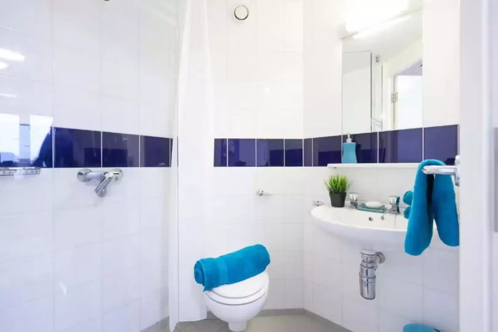 GoBritanya McMillan Residence, London image 18