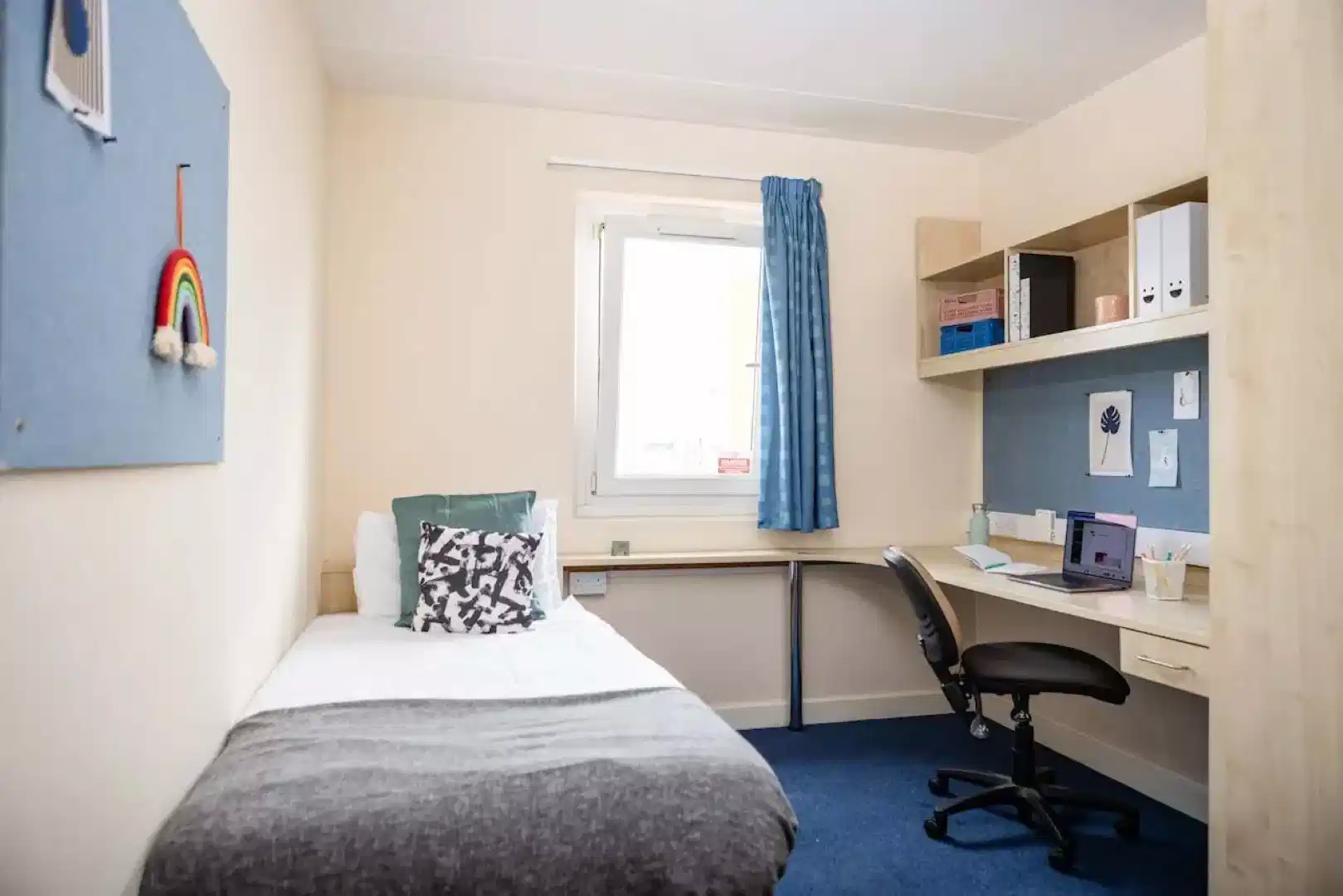 GoBritanya McMillan Residence, London image 33