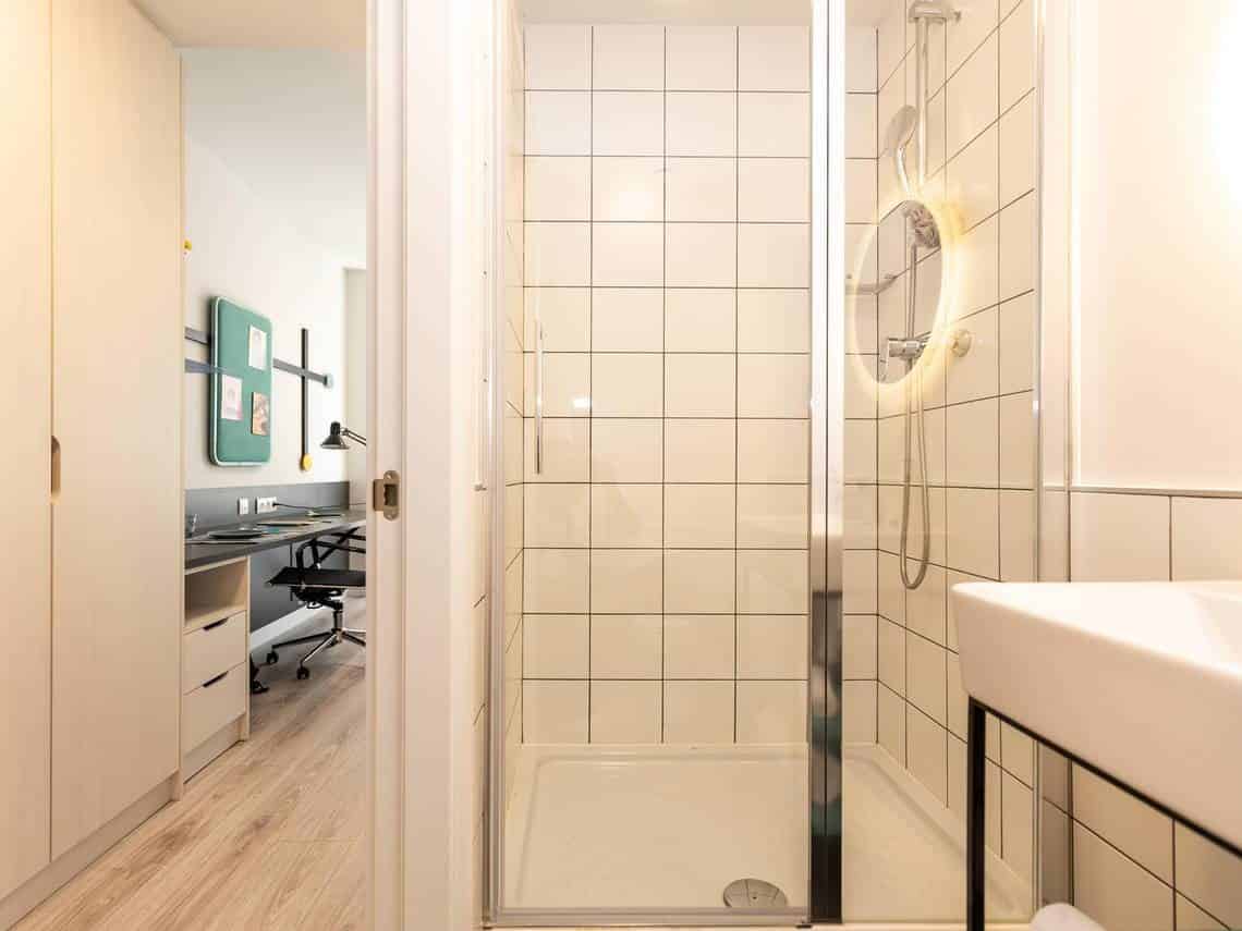 Amenities?w=400&h=260&fit=crop&q=40&auto=format&trim=auto