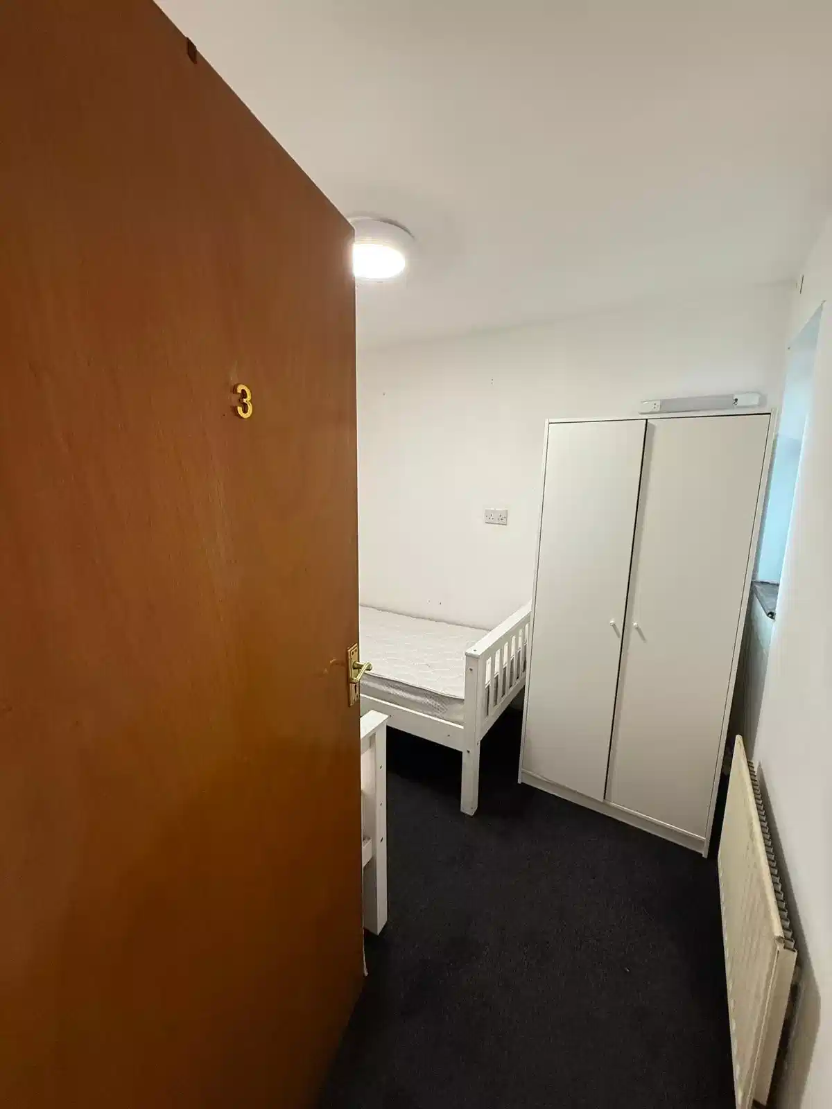 Room in a 7 Bedroom Apartment, 8 Vicar St, The Lough, Cork, T12 V5T7 - Cork, Ireland - Bedroom