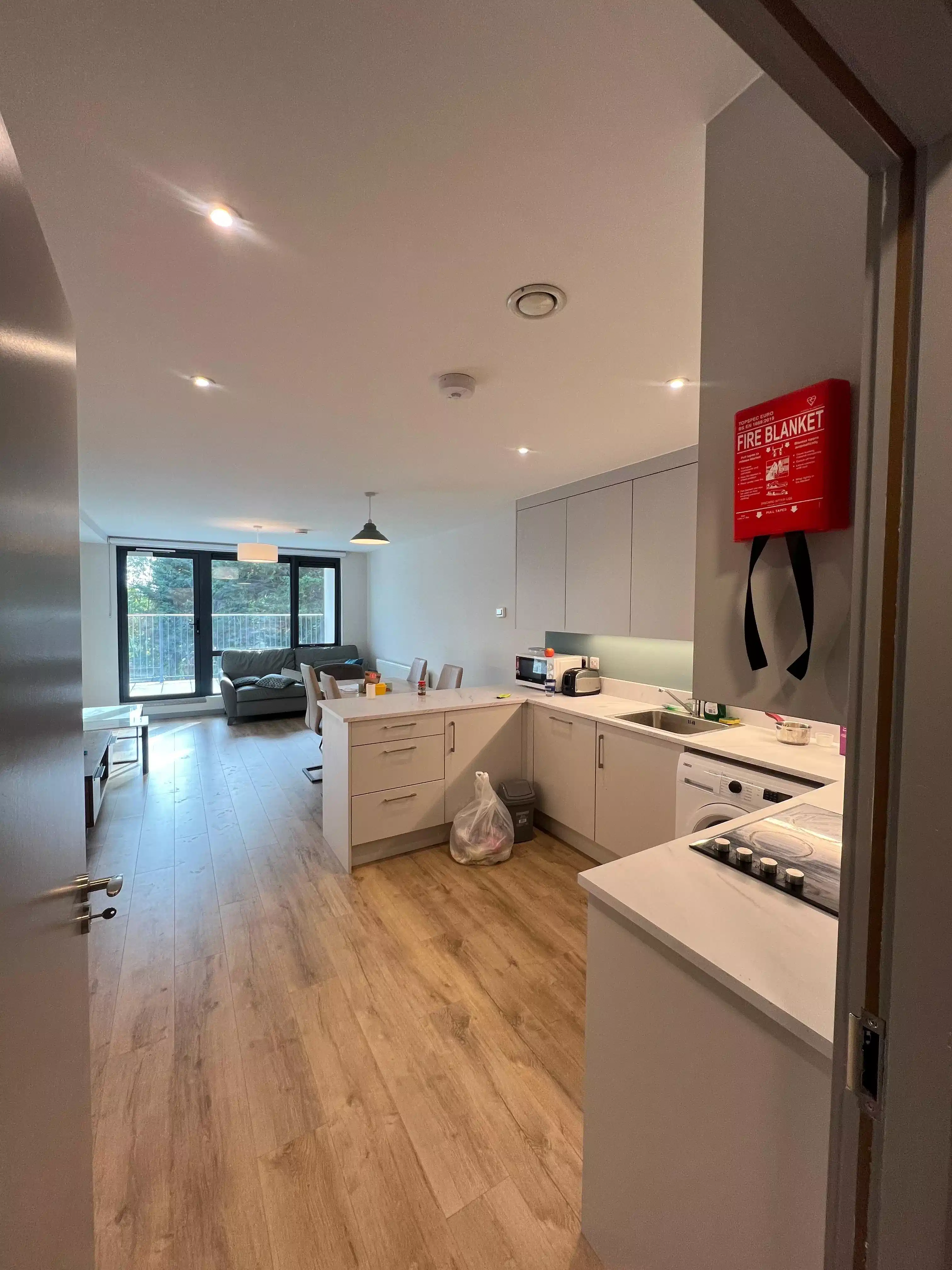 Room in a 2 Bedroom Apartment, 31 Ardhu Apartments, Roses Avenue, Kilrush, Limerick V94 300N - Limerick, Ireland - Amenities