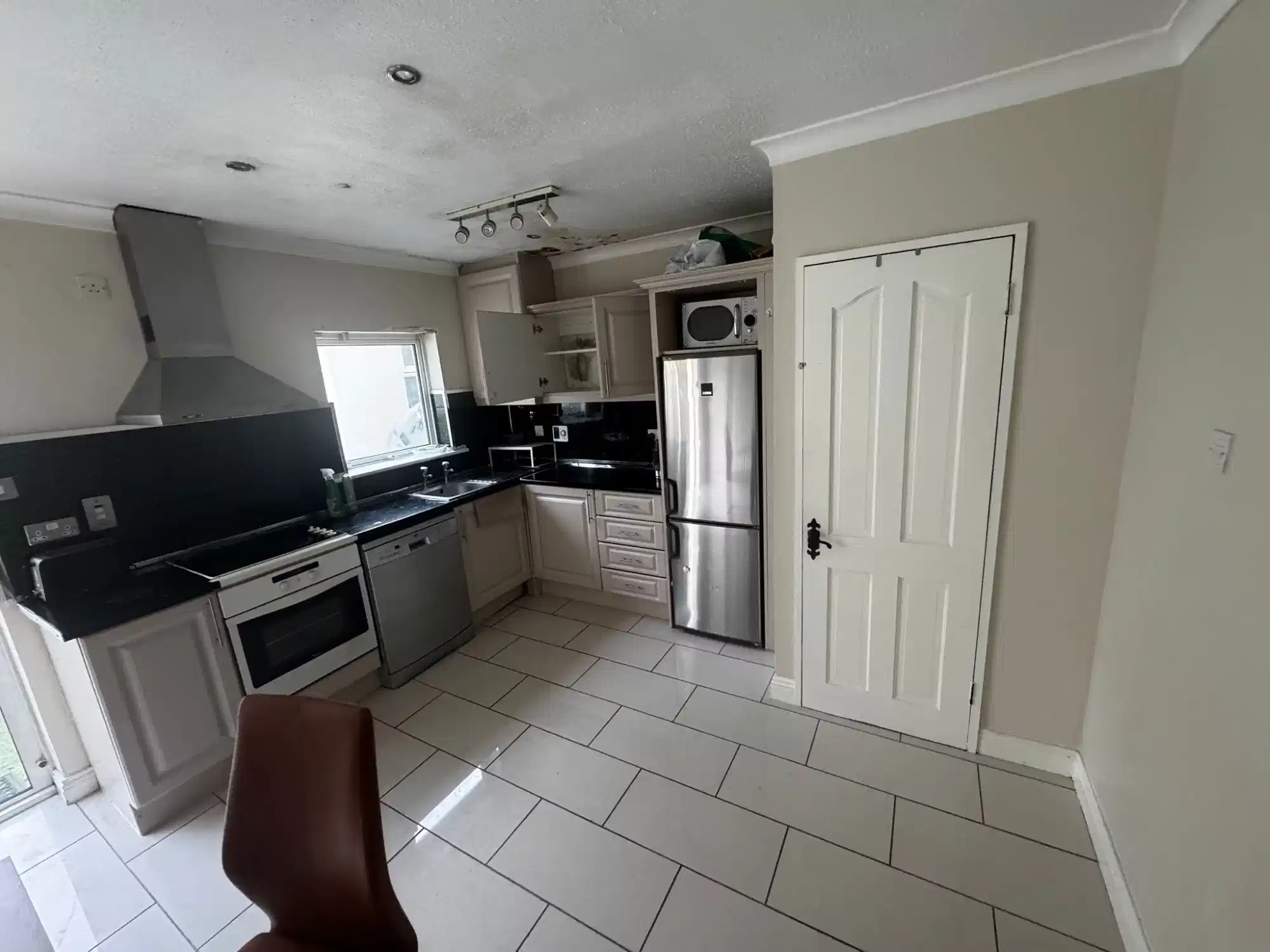 Room in a 3 Bedroom Apartment, 23 Ashmount, Blakestown Rd, Mulhuddart, Dublin 15, D15 E95F - Dublin, Ireland - Kitchen