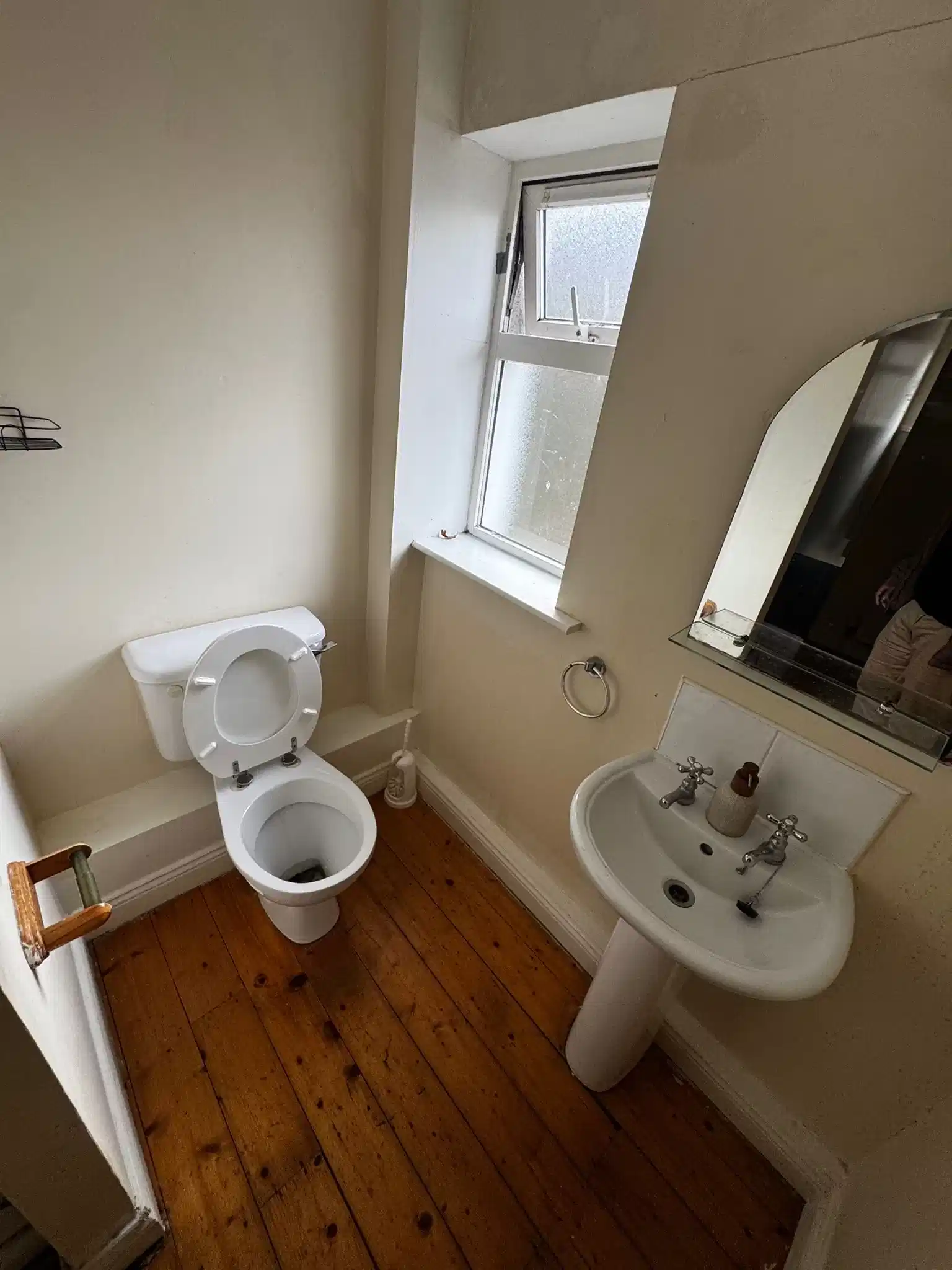 Room in a 4 Bedroom Apartment, 6 Mount Andrew Rise, Yellow Walls, Lucan, Co. Dublin K78 T958 - Dublin, Ireland - Bathroom
