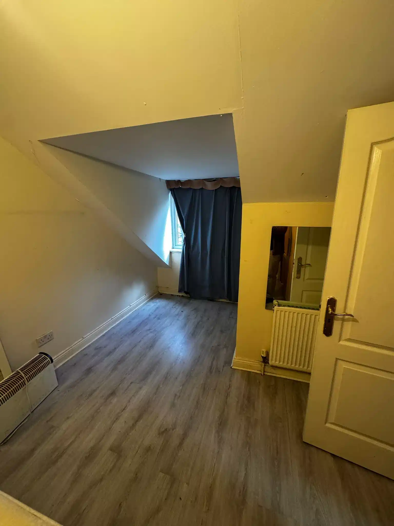 Room in a 4 Bedroom Apartment, 6 Mount Andrew Rise, Yellow Walls, Lucan, Co. Dublin K78 T958 - Dublin, Ireland - Room