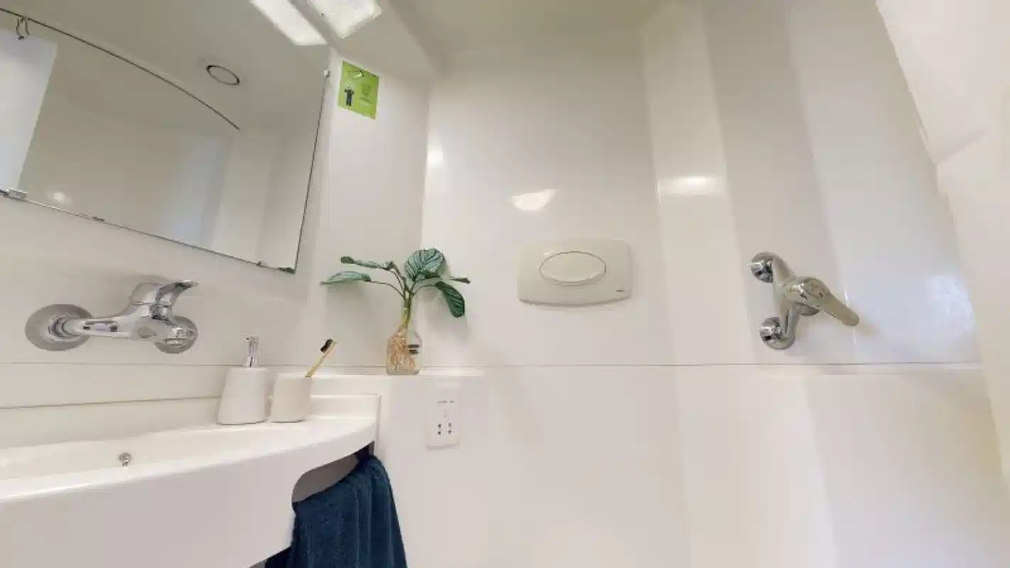 Amenities?w=400&h=260&fit=crop&q=40&auto=format&trim=auto