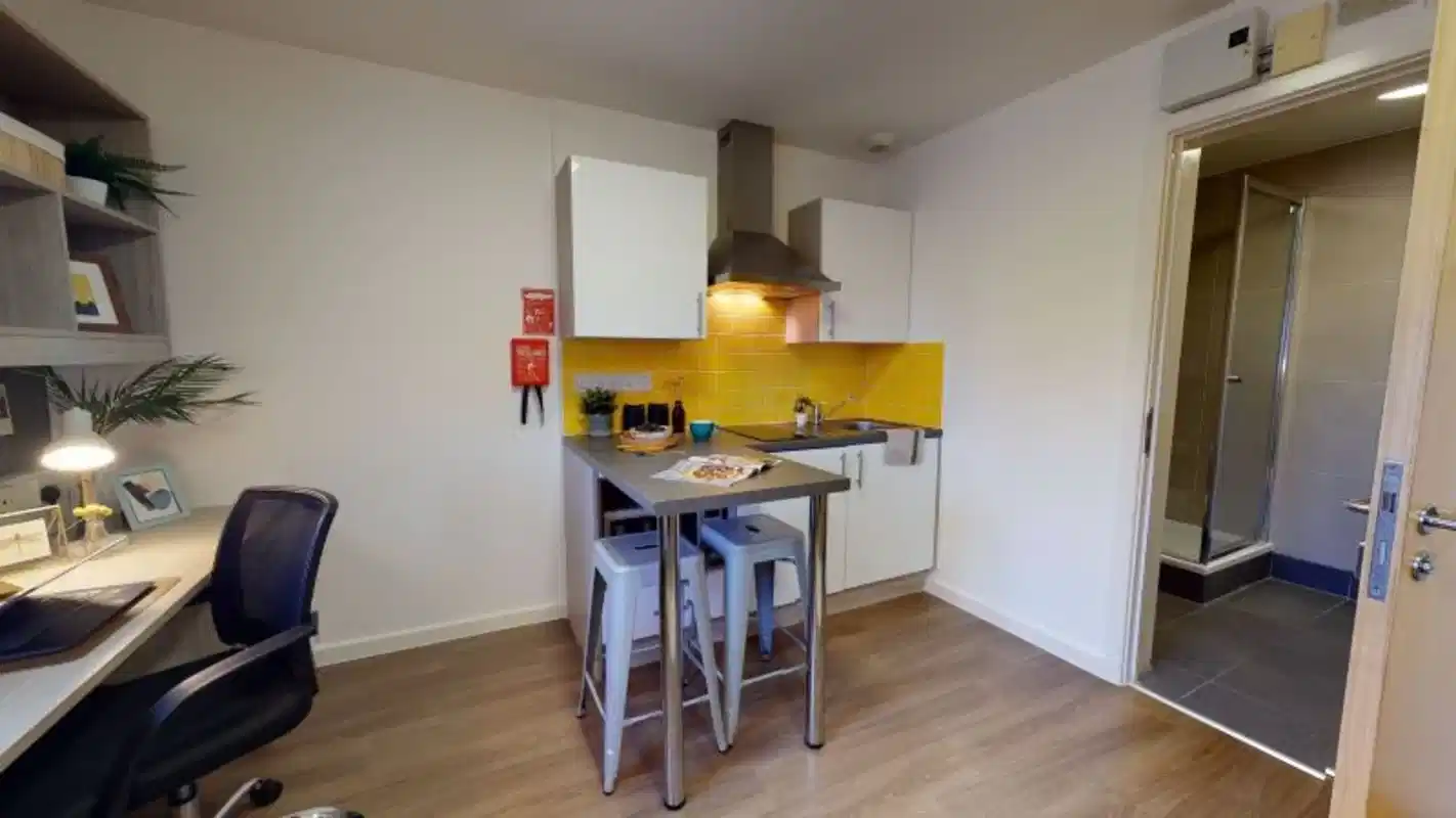 Amenities?w=400&h=260&fit=crop&q=40&auto=format&trim=auto