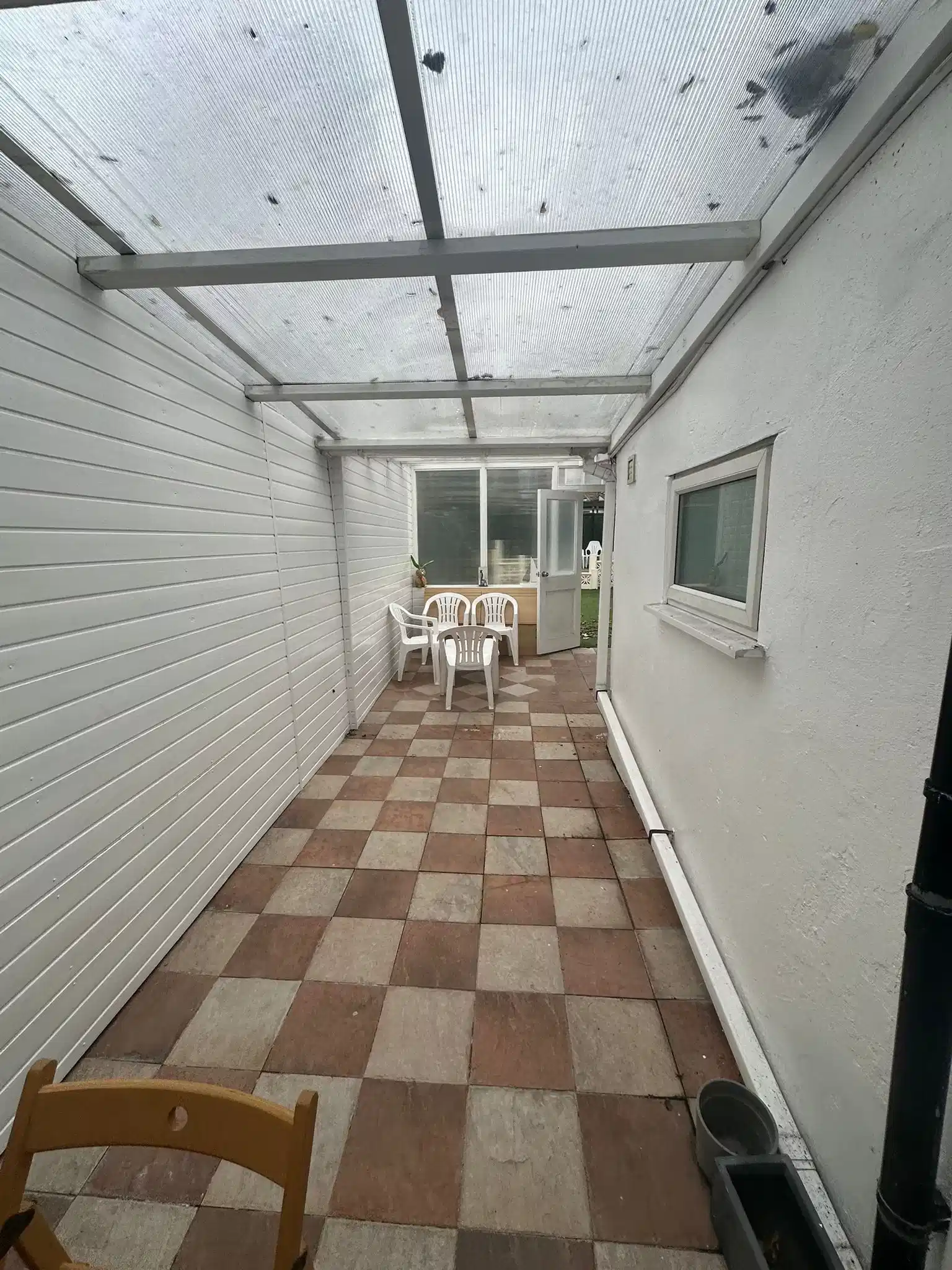 Common Area?w=400&h=260&fit=crop&q=40&auto=format&trim=auto