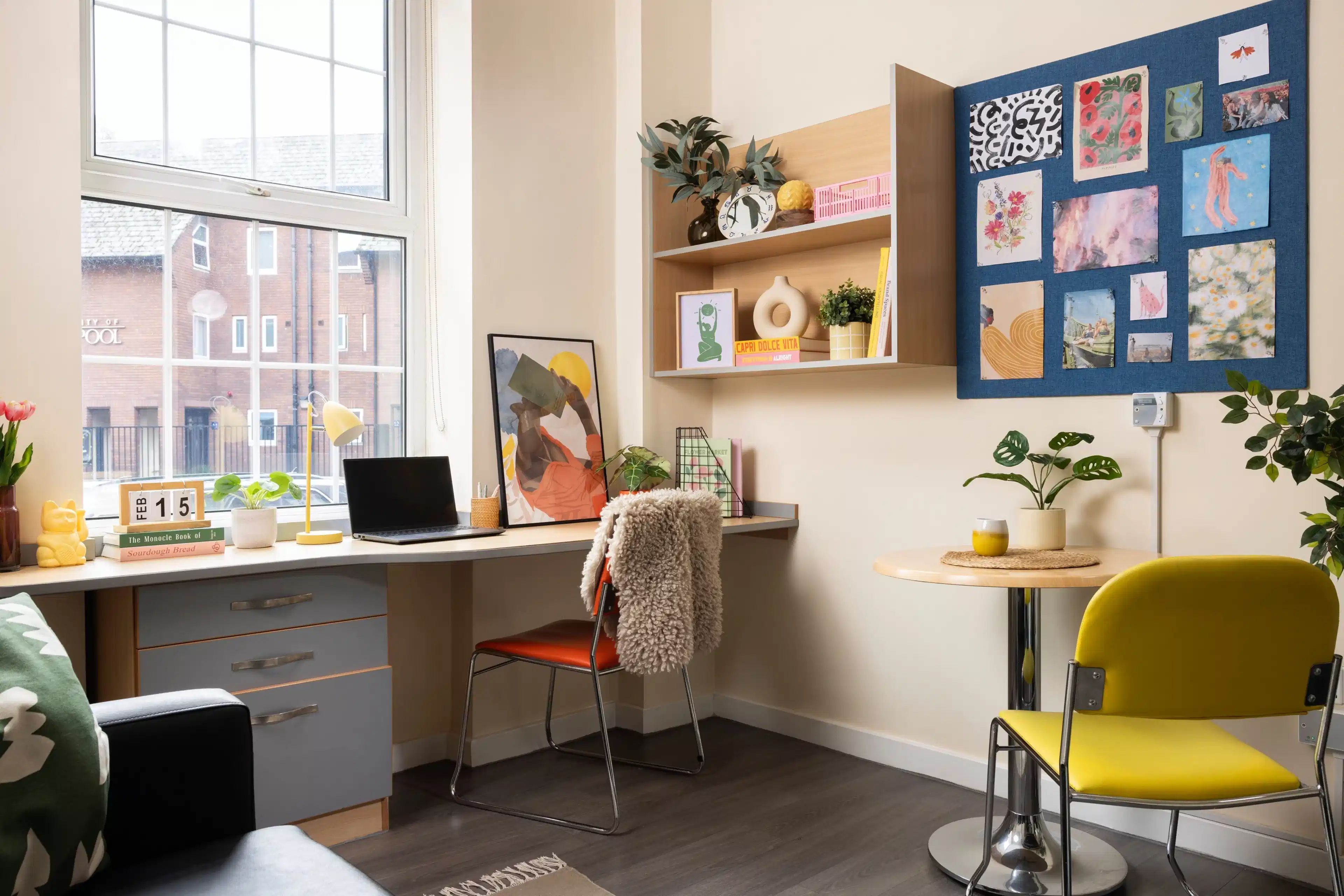 Amenities?w=400&h=260&fit=crop&q=40&auto=format&trim=auto