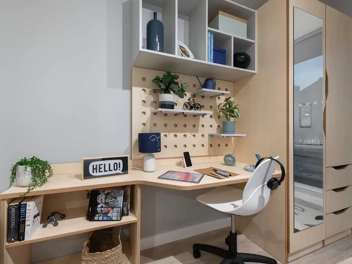 Amenities?w=400&h=260&fit=crop&q=40&auto=format&trim=auto