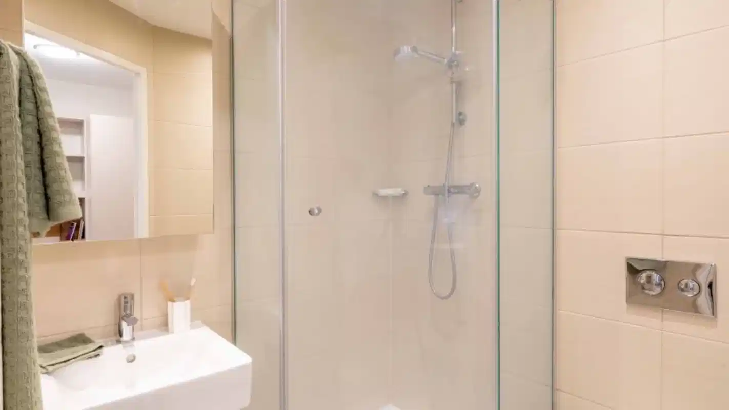 Amenities?w=400&h=260&fit=crop&q=40&auto=format&trim=auto