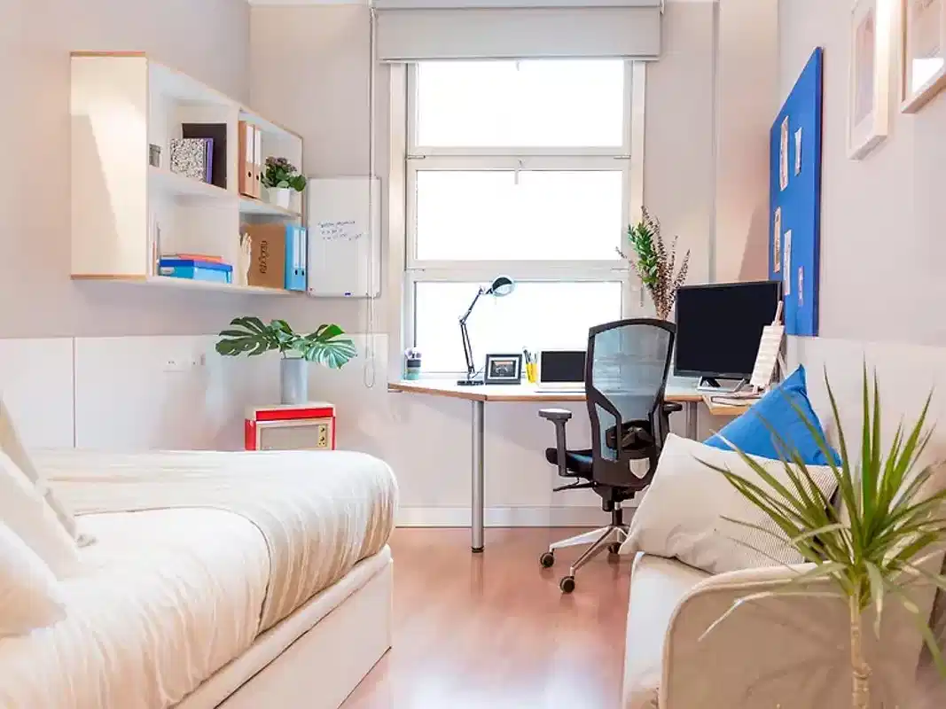 Amenities?w=400&h=260&fit=crop&q=40&auto=format&trim=auto