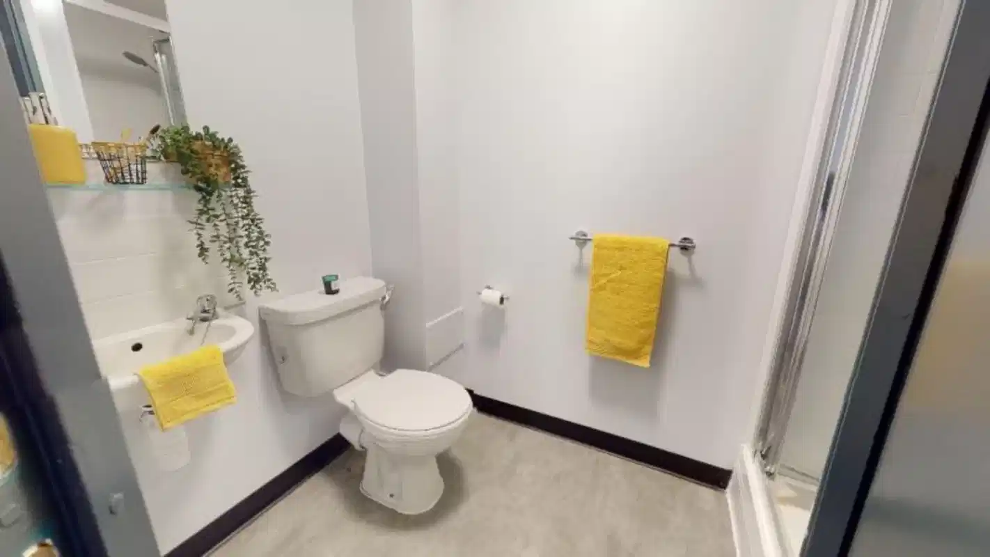 Amenities?w=400&h=260&fit=crop&q=40&auto=format&trim=auto