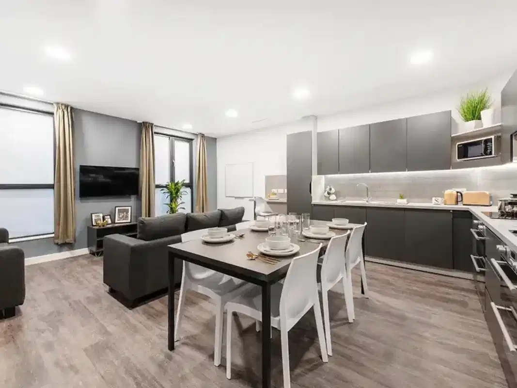 Amenities?w=400&h=260&fit=crop&q=40&auto=format&trim=auto