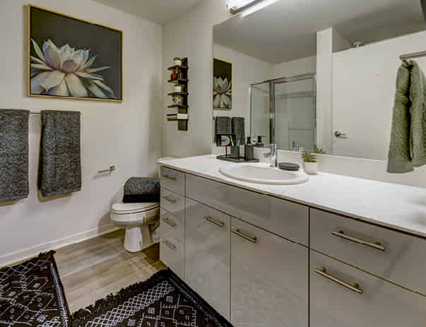 Exterior?w=400&h=260&fit=crop&q=40&auto=format&trim=auto