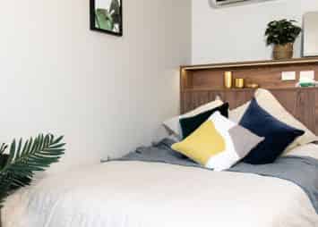 Amenities?w=400&h=260&fit=crop&q=40&auto=format&trim=auto